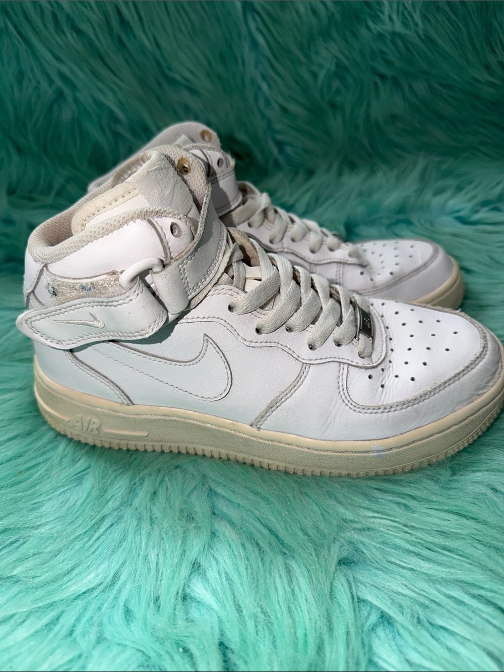 Nike Air Force 1 Kids 4.5 White High-Top Sneakers